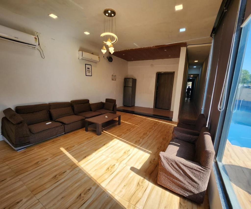 Aaradhya Villa 5 Bhk Ovala Thane Kolshet Kültér fotó